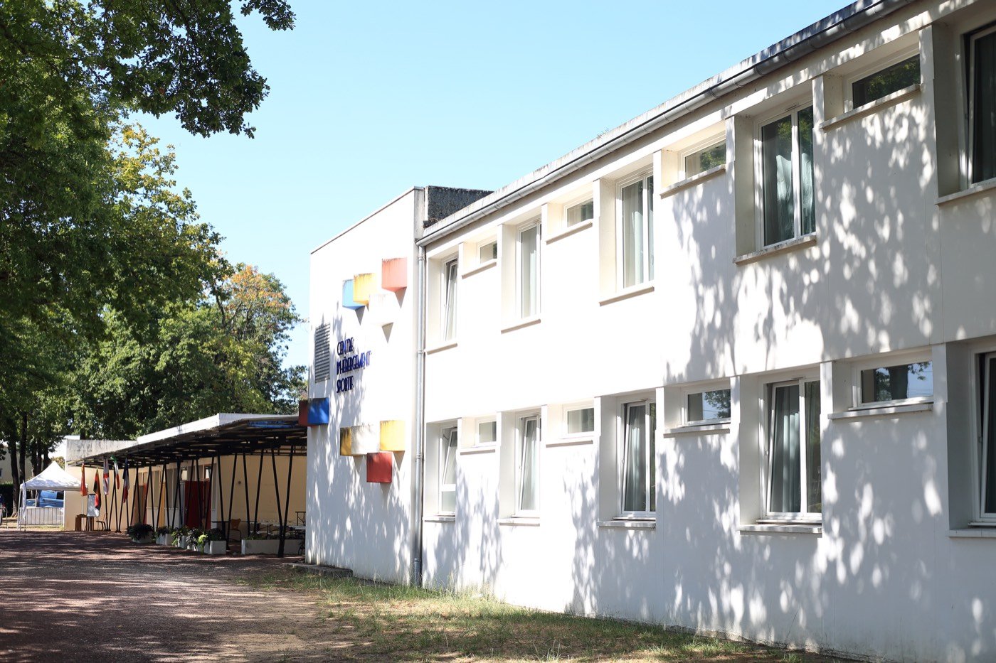 Façade du centre d'hébergement sportif